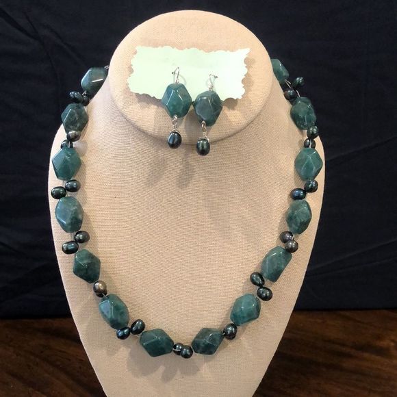 Dark Green Chalcedony Gemstone and Sterling Silver Set - Picture 3 of 14
